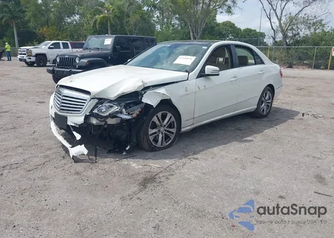 2011 Mercedes-Benz E 350 4Matic z USA, uszkodzony, nr VIN WDDHF8HB6BA342917